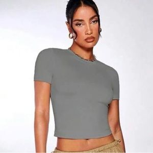 Brand new light gray fitted tee size M